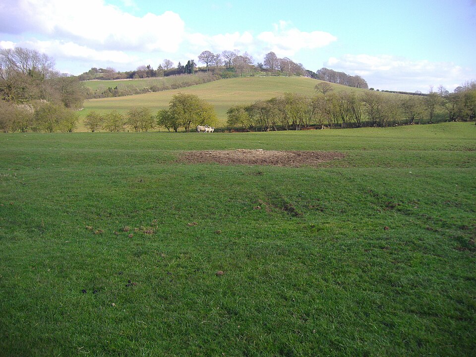 Arbury Hill, 224 m, West Northamptonshire