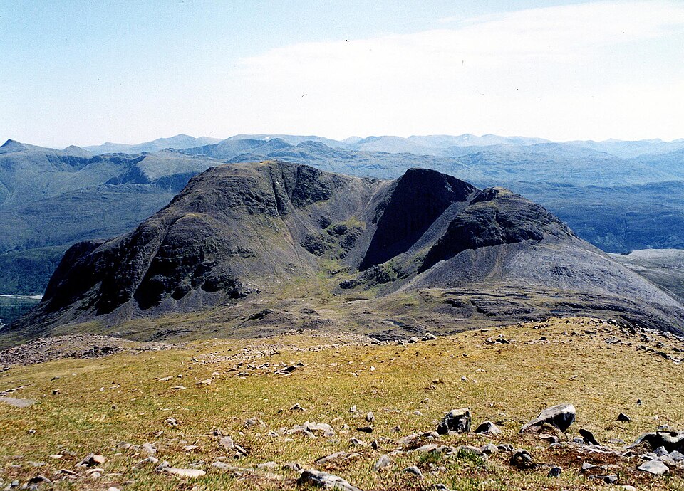 Fuar Tholl, 907 m, Highland