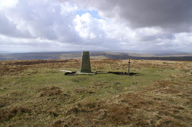 Mynydd Carn-y-cefn, 550 m, Blaenau Gwent