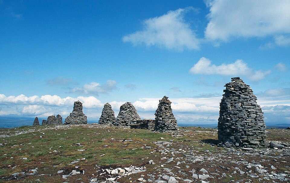 Nine Standards Rigg, 662 m, Westmorland and Furness