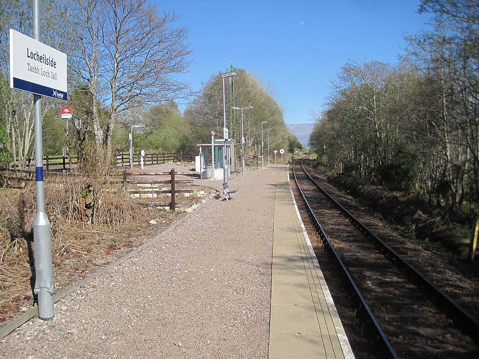 Locheilside railway station