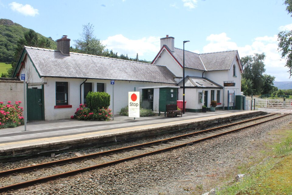 Tal-y-Cafn railway station